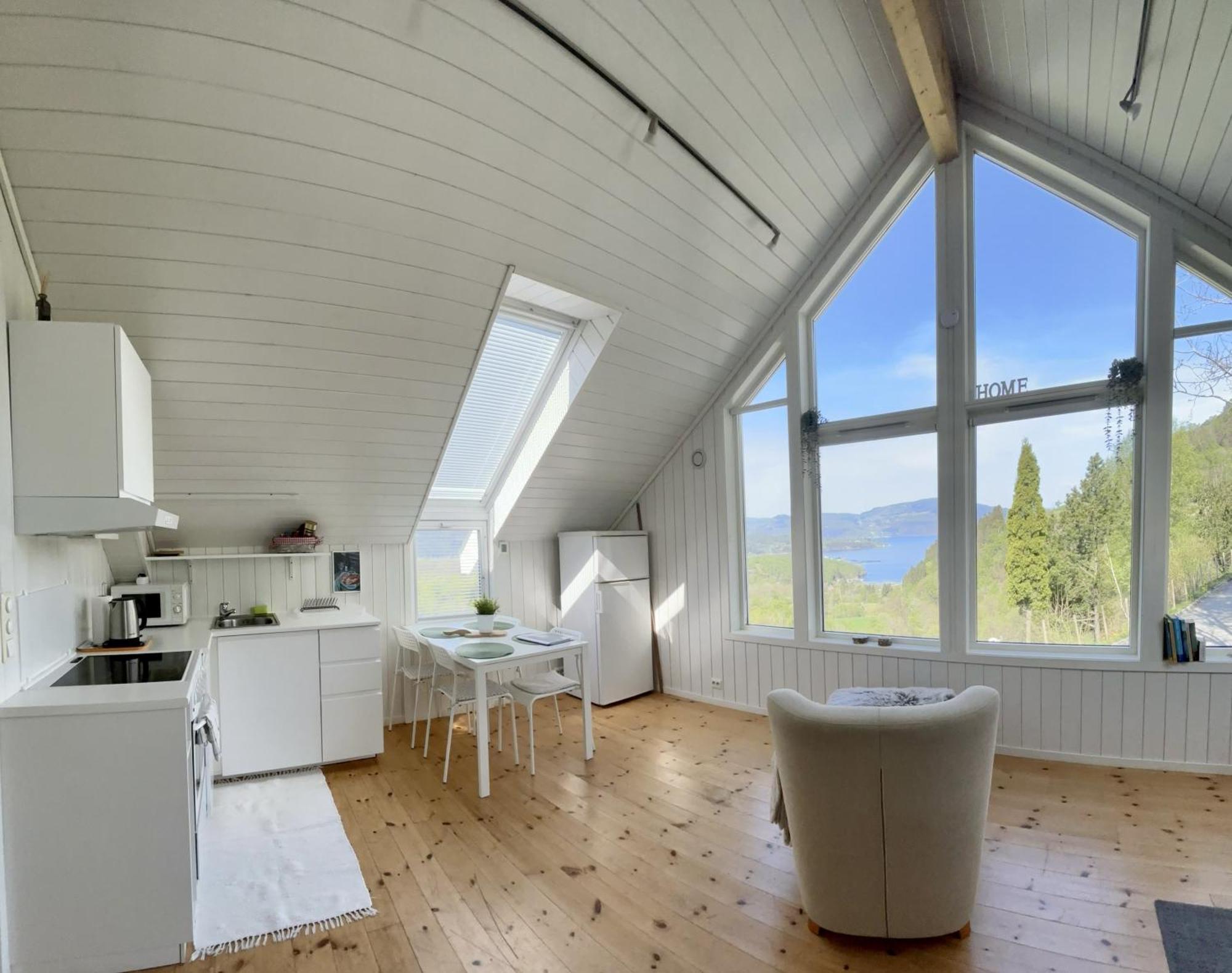 Apartamento Fjord Road Hjelmeland Exterior foto